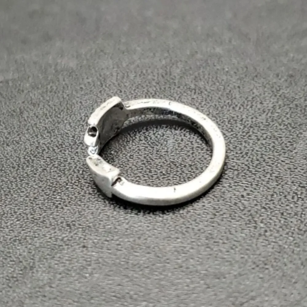 Silver tone arrow wrap ring